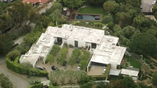 Driver Crashes Into Jennifer Aniston’s Bel-Air Estate, Detained by Police